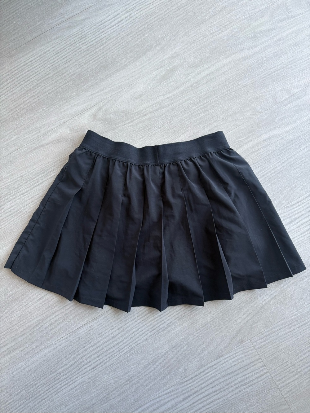 ALO Yoga Black Pleated Athletic Skort - Picture 5 of 9